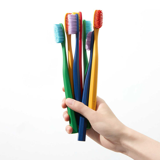 smize Toothbrush Set (4pc) + Tongue Cleaner (2pc)